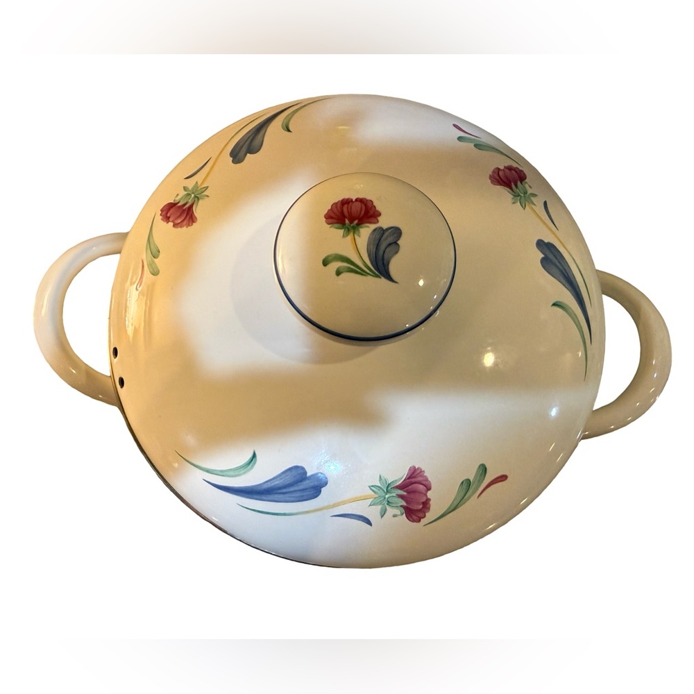 Lenox Poppies on Blue Enamel casserole dish - Picture 2 of 5